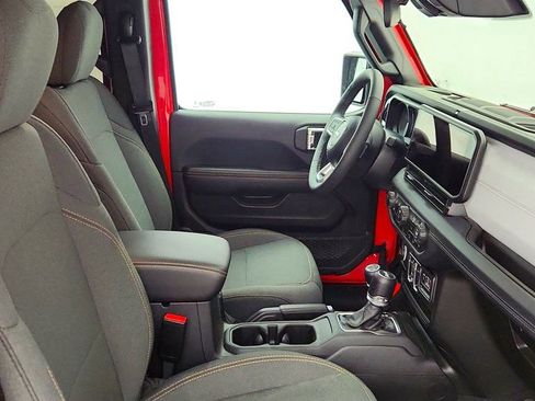 Used 2025 Jeep Wrangler Unlimited Sahara w/ Safety Group image 24