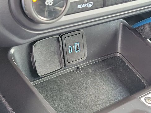 Used 2024 Ford Bronco Black Diamond AWD/4WD image 17