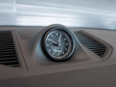 Certified 2025 Porsche Macan image 21