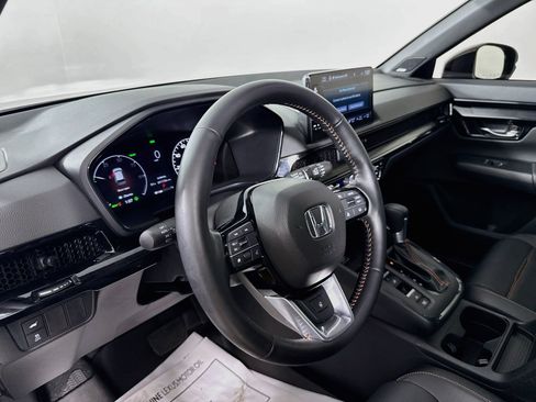 Used 2025 Honda CR-V Sport Touring image 9