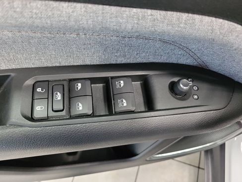 Used 2022 Jeep Compass Latitude AWD/4WD image 32