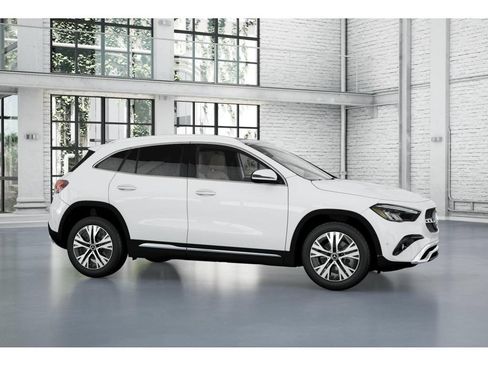 Certified 2025 Mercedes-Benz GLA 250 4MATIC image 14