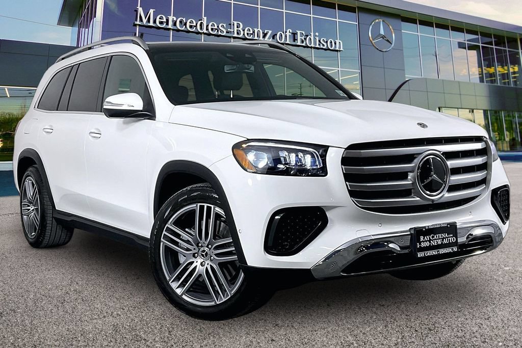 Used 2026 Mercedes-Benz GLS 450 4MATIC image 1
