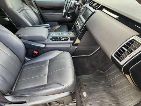 Used 2020 Land Rover Discovery SE AWD/4WD image 14