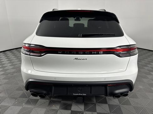 Certified 2025 Porsche Macan image 10