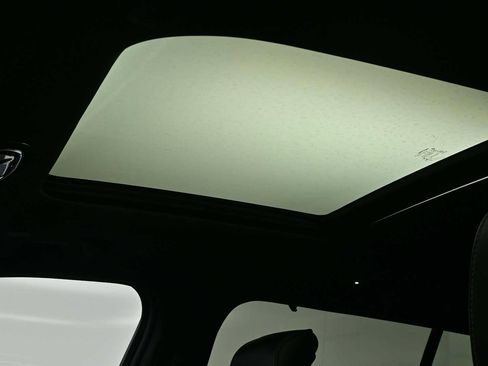 Used 2023 Jeep Grand Cherokee Overland w/ Luxury Tech Group IV AWD/4WD image 34