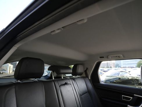 Used 2019 Land Rover Discovery Sport SE AWD/4WD image 27