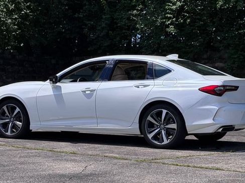 Used 2025 Acura TLX w/ Technology Package FWD image 8