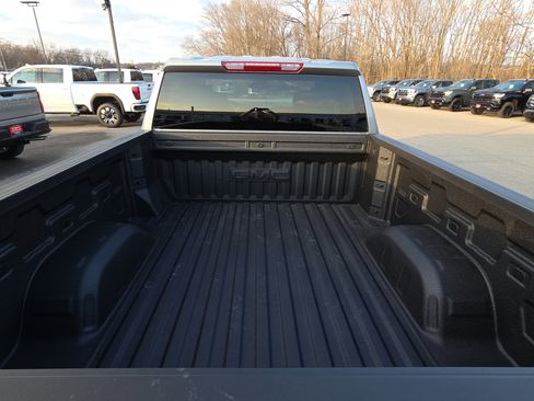 New 2026 GMC Sierra 1500 SLE w/ X31 Off-Road Package image 8