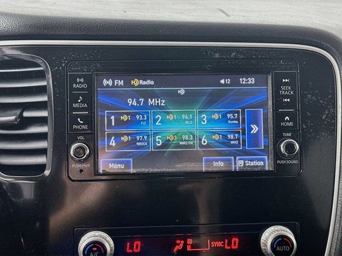 Used 2020 Mitsubishi Outlander SE AWD/4WD image 14