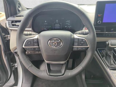 Certified 2025 Toyota Sienna Platinum AWD/4WD image 13