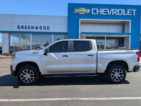 Used 2019 Chevrolet Silverado 1500 Custom Trail Boss w/ Custom Convenience Package image 2