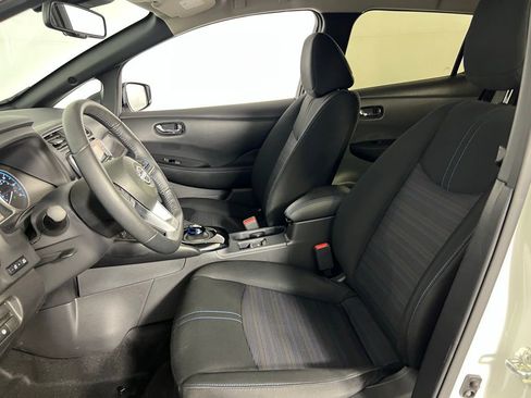 Used 2024 Nissan Leaf SV Plus image 23