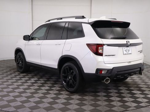 Used 2024 Honda Passport Black Edition image 7