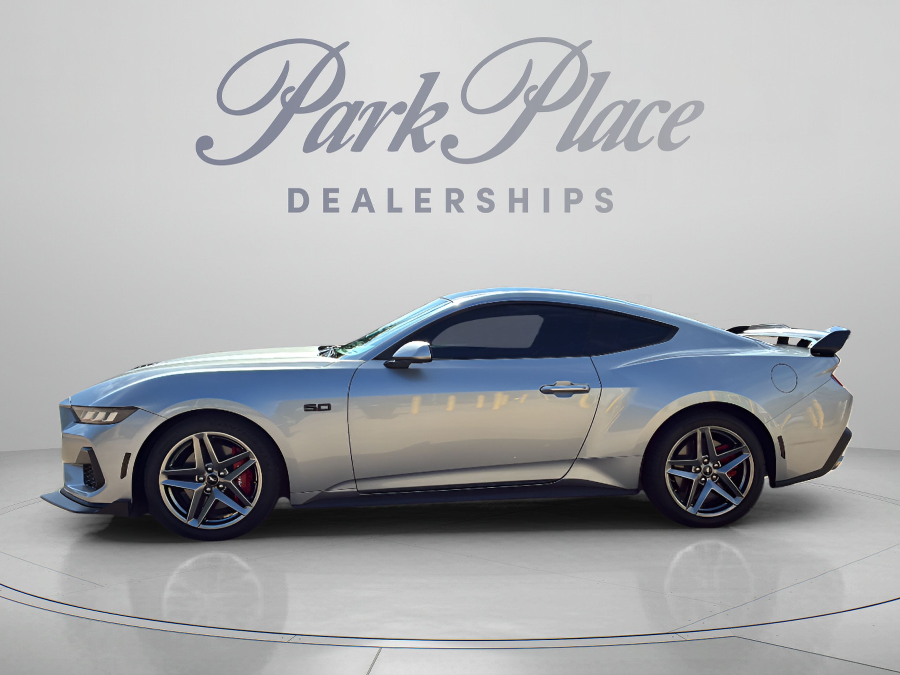 Used 2024 Ford Mustang GT RWD image 2