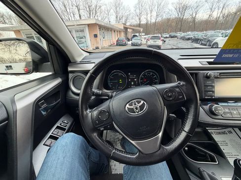 Used 2016 Toyota RAV4 XLE image 23