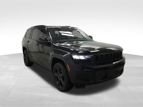 Used 2023 Jeep Grand Cherokee L Laredo image 3
