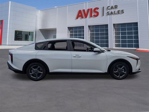 Used 2025 Kia K4 LXS image 5