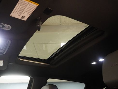 Used 2020 GMC Sierra 1500 AT4 w/ AT4 Premium Package image 4