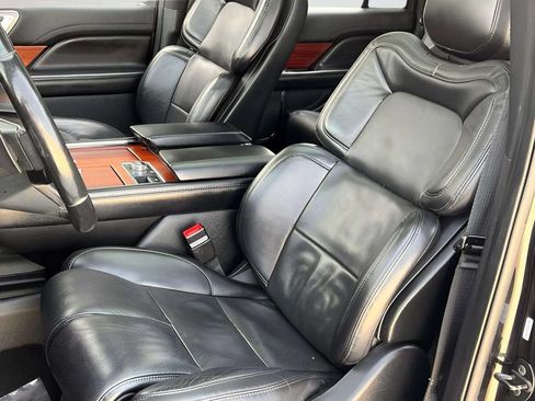 Used 2021 Lincoln Navigator L Reserve AWD/4WD image 7