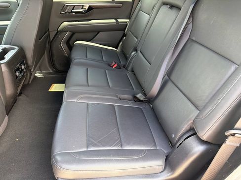Used 2025 Chevrolet Tahoe LT AWD/4WD image 20