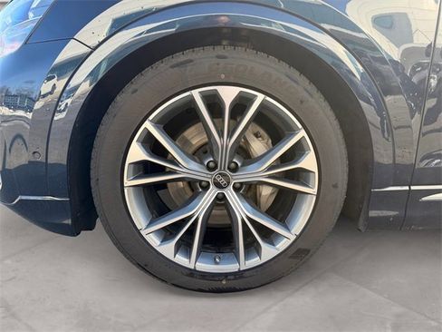Used 2024 Audi Q8 Prestige image 14