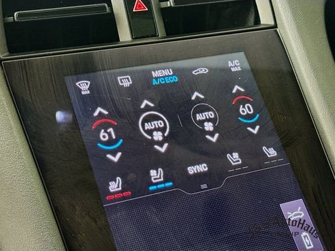 Used 2021 Porsche Taycan image 26