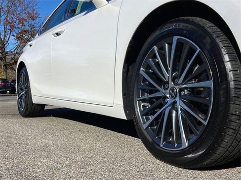 Certified 2023 Lexus ES 350 w/ Premium Package image 9