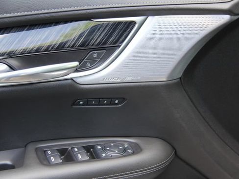 Used 2024 Cadillac XT6 Premium Luxury w/ Technology Package AWD/4WD image 20