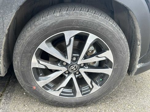 Certified 2024 Toyota Corolla Cross XLE image 4