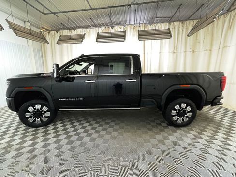 Certified 2025 GMC Sierra 3500 Denali w/ Denali Reserve Package AWD/4WD image 23