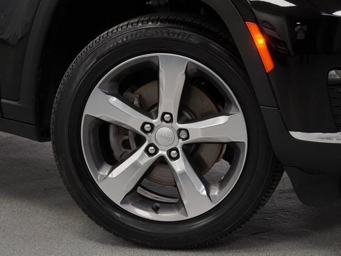 Certified 2021 Jeep Grand Cherokee L Limited w/ Trailer Tow Group (B) image 4