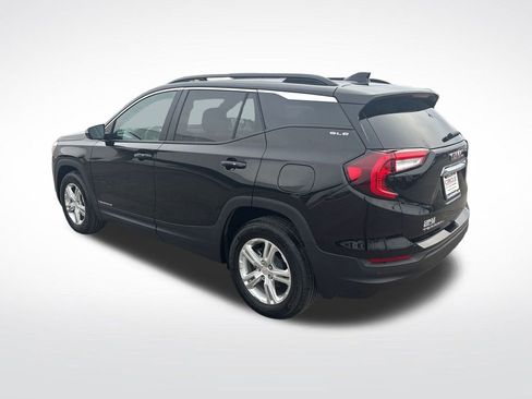 Used 2024 GMC Terrain SLE w/ Driver Convenience Package image 4