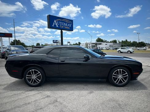 Used 2019 Dodge Challenger SXT AWD/4WD image 5