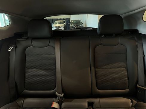 Used 2025 Chevrolet Trax LT w/ LT Convenience Package image 34