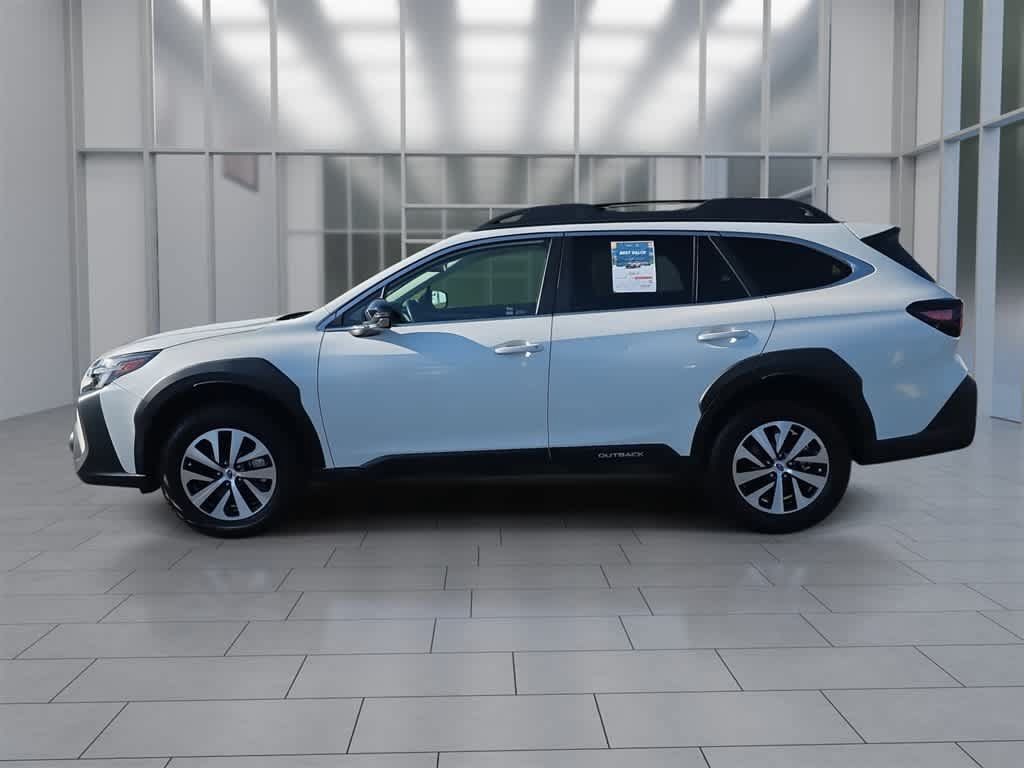 Used 2024 Subaru Outback Premium AWD/4WD image 6