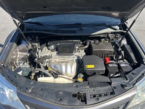 Used 2014 Toyota Camry SE image 11