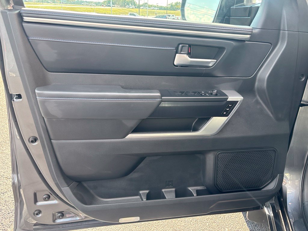 Used 2025 Toyota Tundra Platinum AWD/4WD image 8