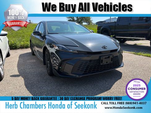 Used 2025 Toyota Camry SE AWD/4WD image 10