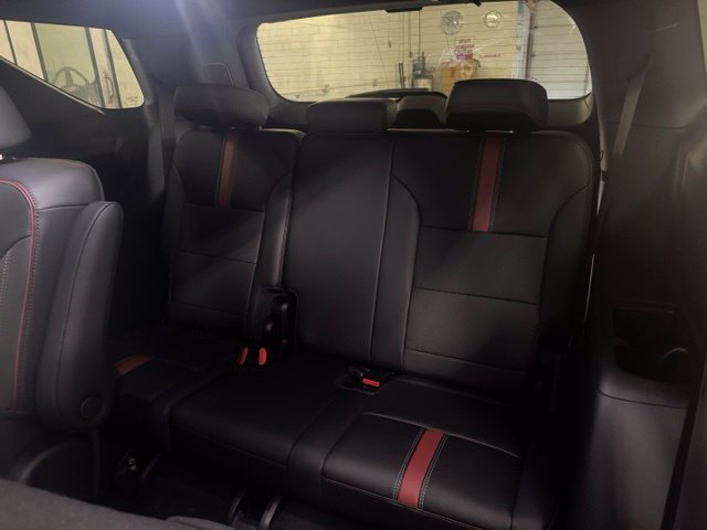 New 2027 Chevrolet Traverse RS w/ LPO, Floor Liner Package AWD/4WD image 24