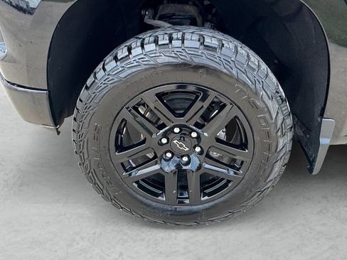 Used 2024 Chevrolet Silverado 1500 LT Trail Boss w/ LT Trail Boss Premium Package AWD/4WD image 23
