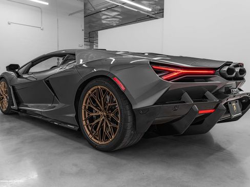 Used 2026 Lamborghini Revuelto AWD/4WD image 3