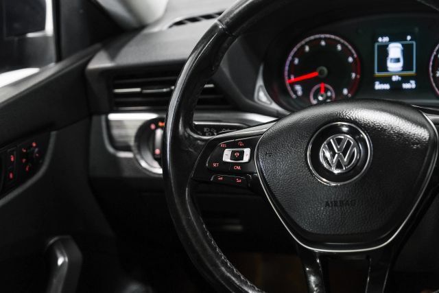 Used 2020 Volkswagen Passat 2.0T R-Line FWD image 19