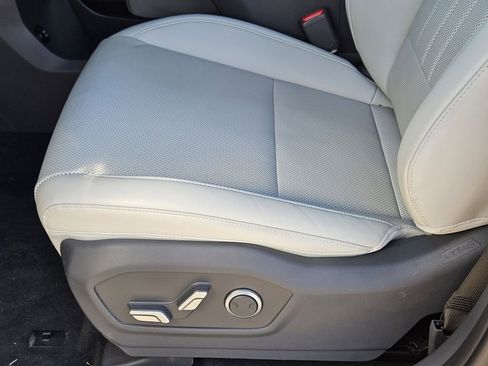 Used 2025 Hyundai Santa Fe SEL FWD image 18