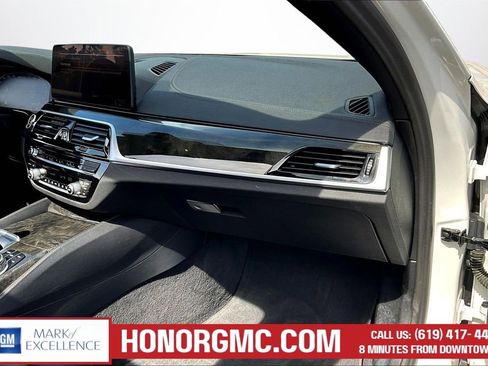 Used 2023 BMW M550i xDrive AWD/4WD image 25