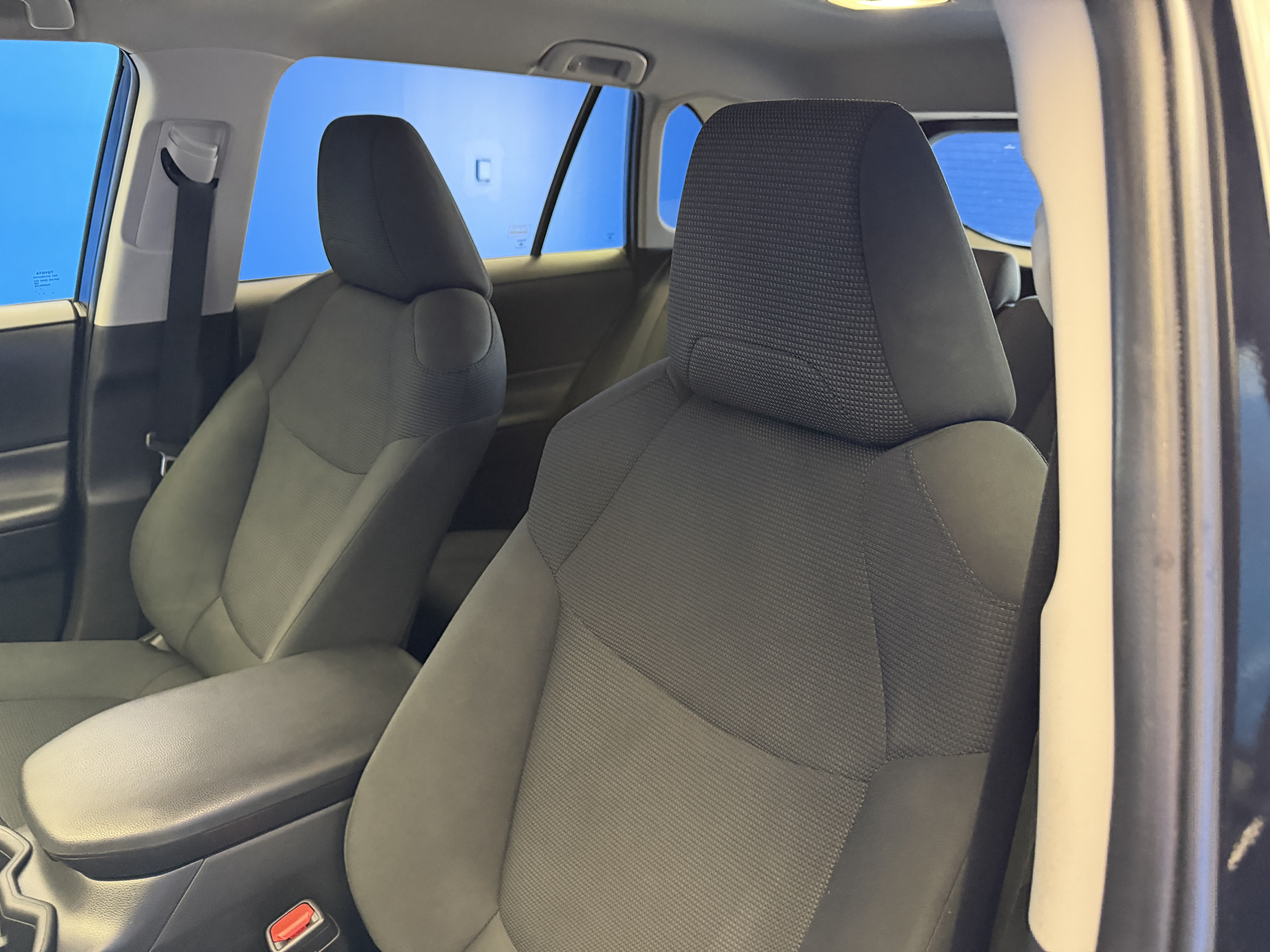 Used 2024 Toyota RAV4 LE FWD image 12