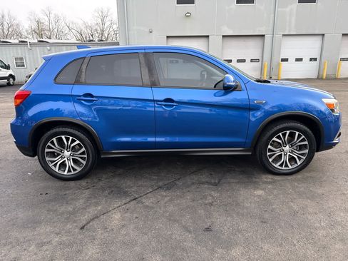 Used 2018 Mitsubishi Outlander Sport SE image 2