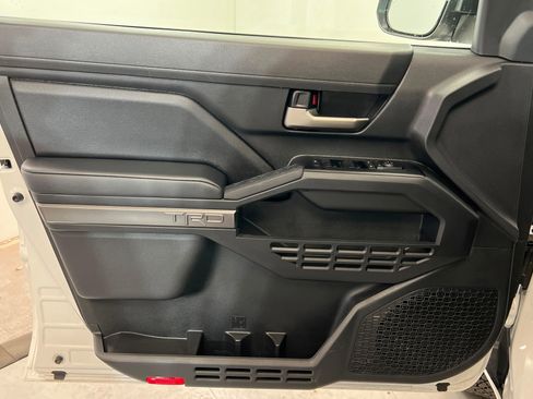 Used 2025 Toyota Tacoma TRD Off-Road image 15