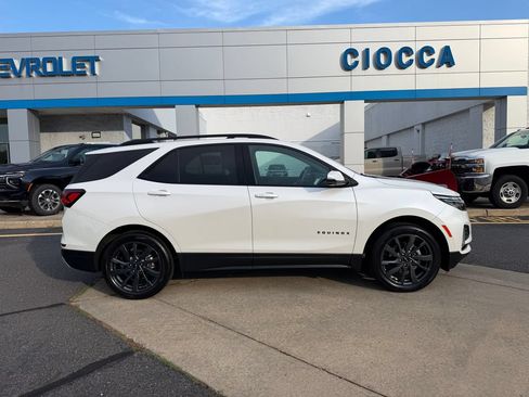 Certified 2023 Chevrolet Equinox RS w/ RS Leather Package AWD/4WD image 8