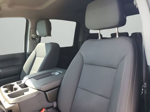 Used 2023 Chevrolet Silverado 2500 Custom w/ Custom Value Package image 29